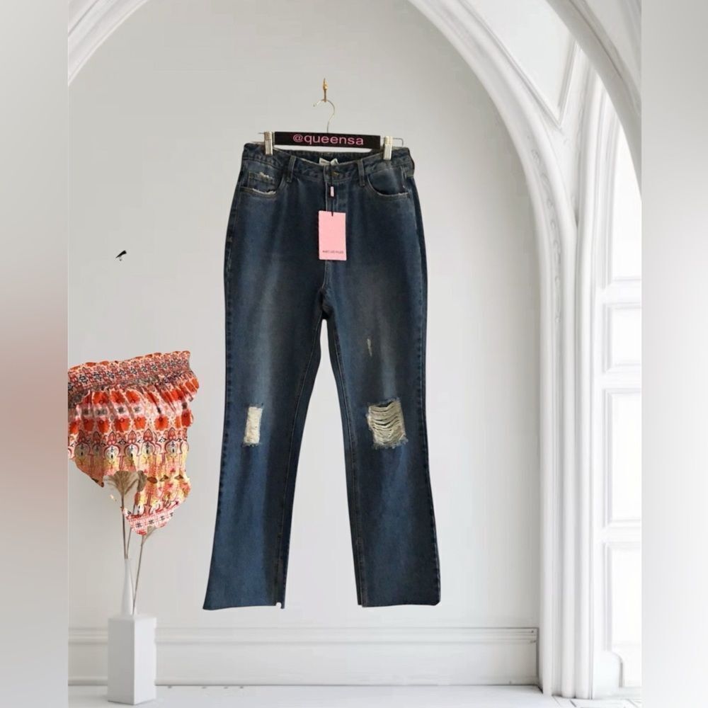 AvecβLesβFillesΒ HighβWaistedβDistressed Split Hem AnkleβJeans